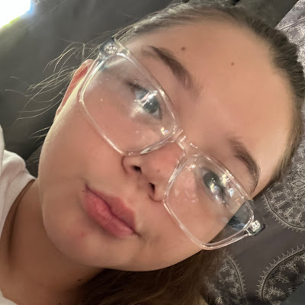 Meet your Posher, Olivia